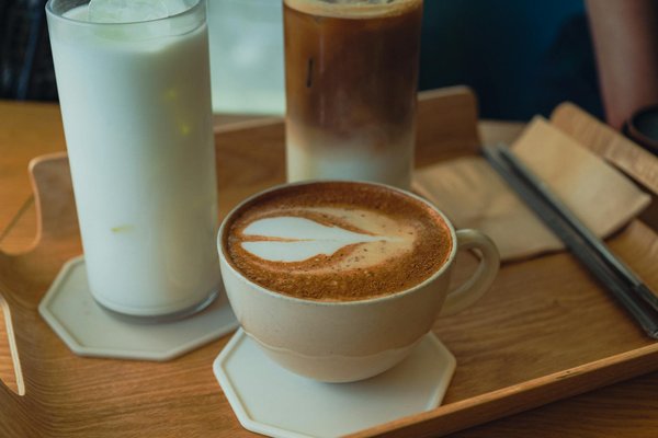 Discover Innovative Sustainable Wool Farming Practices in the UK